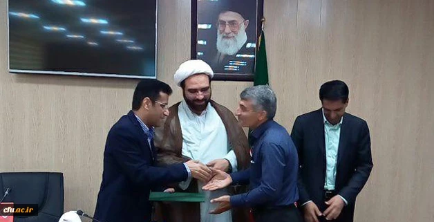 همزمان با جشن نیمه شعبان انجام شد:

تقدیر از همکاران بازنشسته سال 95 دانشگاه فرهنگیان هرمزگان 
 6