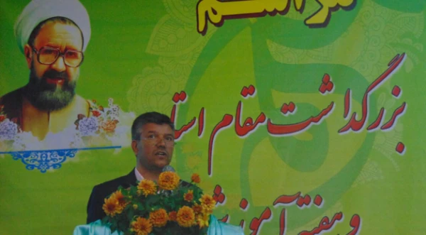 مدیرامور پردیس های استان اصفهان در مراسم نکوداشت اساتید شاغل و پیشکسوت:

اساتید ثروت های معنوی جامعه هستند 3