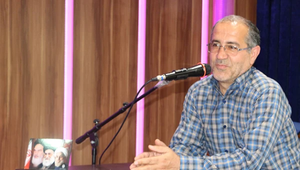 به مناسبت گرامیداشت مقام معلم(هفته آموزش):

معرفی برگزیدگان جشنواره الگوهای برتر تدریس دانشجویی 
 5