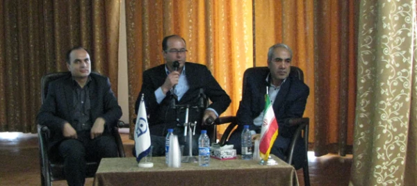 در همایش علمی و پژوهشی تعلیم و تربیت درپردیس فاطمه الزهرا (س) تاکید شد:
پژوهش و تفکر از ابعاد توسعه حرفه ای معلم

 2