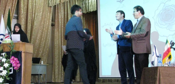 در همایش علمی و پژوهشی تعلیم و تربیت درپردیس فاطمه الزهرا (س) تاکید شد:
پژوهش و تفکر از ابعاد توسعه حرفه ای معلم

 4