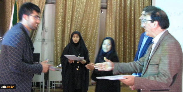 در همایش علمی و پژوهشی تعلیم و تربیت درپردیس فاطمه الزهرا (س) تاکید شد:
پژوهش و تفکر از ابعاد توسعه حرفه ای معلم

 5