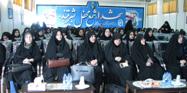 در همایش علمی و پژوهشی تعلیم و تربیت درپردیس فاطمه الزهرا (س) تاکید شد:
پژوهش و تفکر از ابعاد توسعه حرفه ای معلم

 10