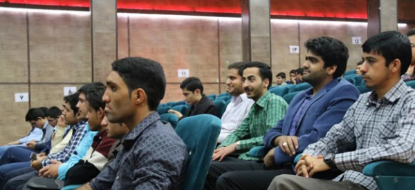 همایش بزرگداشت فردوسی در پردیس شهیدان پاک نژاد یزد برگزار شد 4