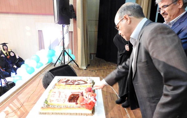 به همت مدریت امور استانی، پردیس الزهرا (س) و شهید بهشتی برگزار شد: 

جشن فارغ التحصیلی دانشجو معلمان ورودی92
 3