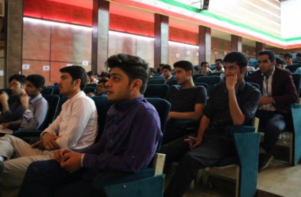 برگزاری مسابقه ورزشی و همایش به مناسبت گرامیداشت هفته سلامت، هفته معلم و روز جوان در استان یزد 5