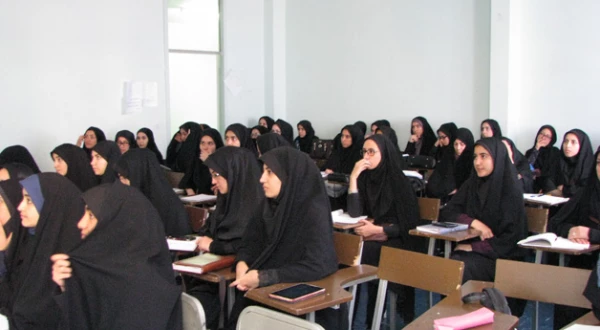 در دانشگاه فرهنگیان آذر بایجان شرقی انجام شد:

برگزاری دوره آموزشی نماز 5