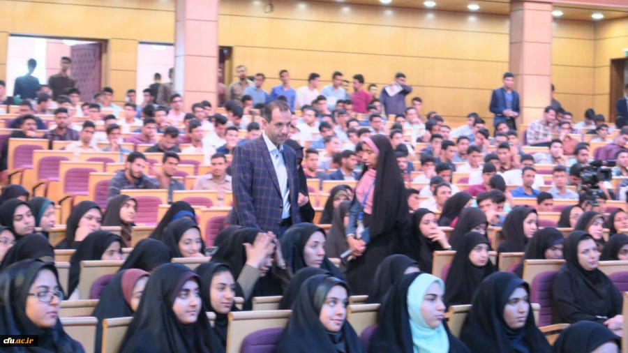 در راستای سلسله همایش های فرصت ها و چالش های ازدواج دانشجویی برگزار گردید:

برگزاری همایش فرصت ها و چالش های ازدواج دانشجویی در استان کرمان 2
