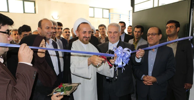 با حضور استاندار گلستان انجام شد:

افتتاح سالن تربیت بدنی و سایت رایانه پردیس آیت الله خامنه ای گرگان 
 4