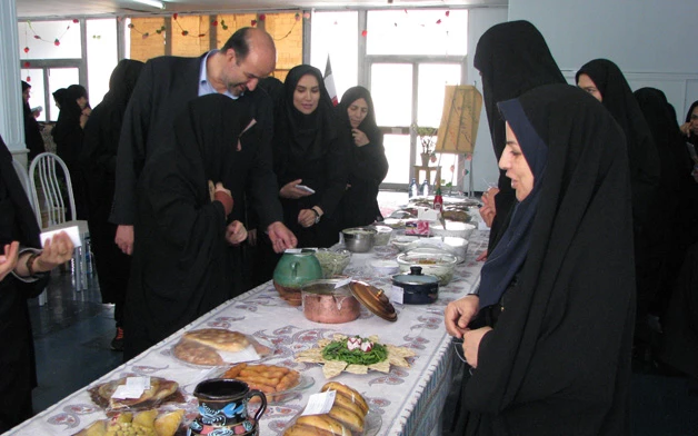 برگزاری جشنواره پخت و پز و کاشت شمعدانی در پردیس فاطمه الزهرا (س) تبریز 3