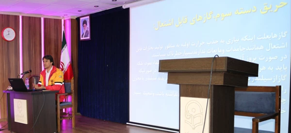 در پردیس آیت الله خامنه ای گرگان برگزار شد:

دوره ایمن سازی فضاهای آموزشی با حضور کارشناسان سازمان آتش نشانی 
 3