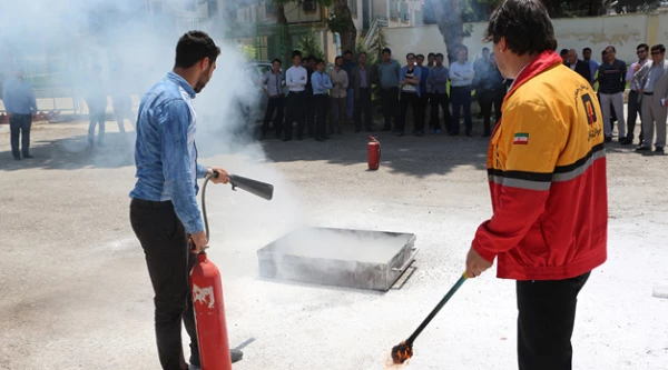 در پردیس آیت الله خامنه ای گرگان برگزار شد:

دوره ایمن سازی فضاهای آموزشی با حضور کارشناسان سازمان آتش نشانی 
 4