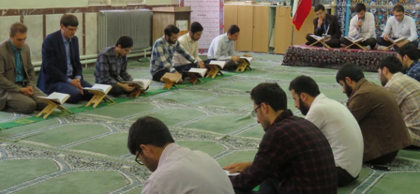 در ایام ماه مبارک رمضان صورت گرفت:

برگزاری جلسات قرآنی و فرهنگی در پردیس علامه امینی تبریز
 4