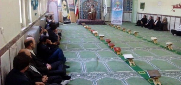 به مناسبت سالگرد رحلت حضرت امام خمینی(ره) در پردیس علامه امینی تبریز  برگزار شد:

مراسم گرامی داشت یاد و خاطره بنیانگذار جمهوری اسلامی و شهدای 15 خرداد 2