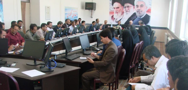 در دانشگاه فرهنگیان استان خراسان شمالی برگزار شد:

 برگزاری نشست توجیهی  اهمیت مبارزه با قاچاق کالا و ارز و تحقق آن
 3