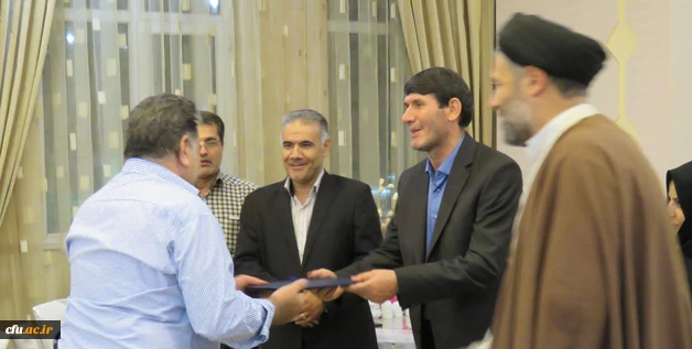 همزمان با پردیس های دانشگاه فرهنگیان کل کشور برگزار شد:

ضیافت افطار تجلیل از بازنشستگان سال های 94-95 دانشگاه فرهنگیان
 6