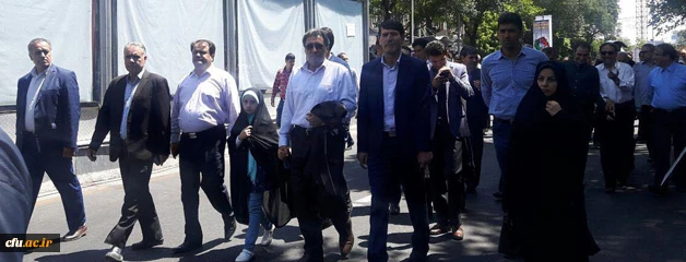 همگام با امت همیشه در صحنه ایران اسلامی 

حضور همکاران و جمعی از دانشجو معلمان دانشگاه فرهنگیان آذربایجان شرقی در راهپیمایی عظیم روز جهانی قدس
 6