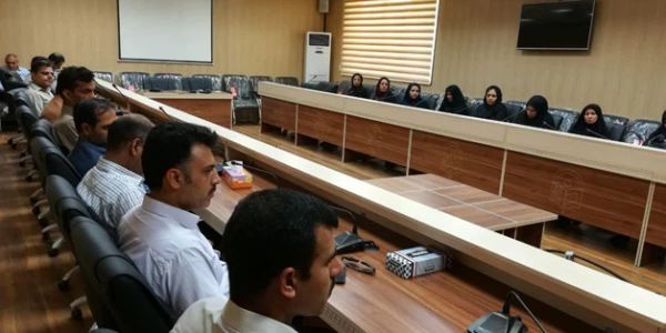 مدیر امور پردیس های استان هرمزگان تاکید کرد:

برگزاری جامع و مطلوب امتحانات و ارائه خدمات دانشجویی با کیفیت 
 4