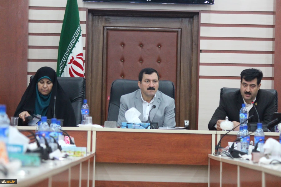 دکتر خاکی در نشست تخصصی منابع انسانی عنوان کرد:

عدالت محوری در جذب نیروی انسانی، رشد معنوی و تخصصی و بهسازی منابع 2