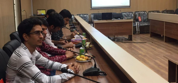 در پردیس شهید بهشتی بندر عباس برگزار شد:

 تودیع و معارفه اعضای انجمن اسلامی دانشجویان 2