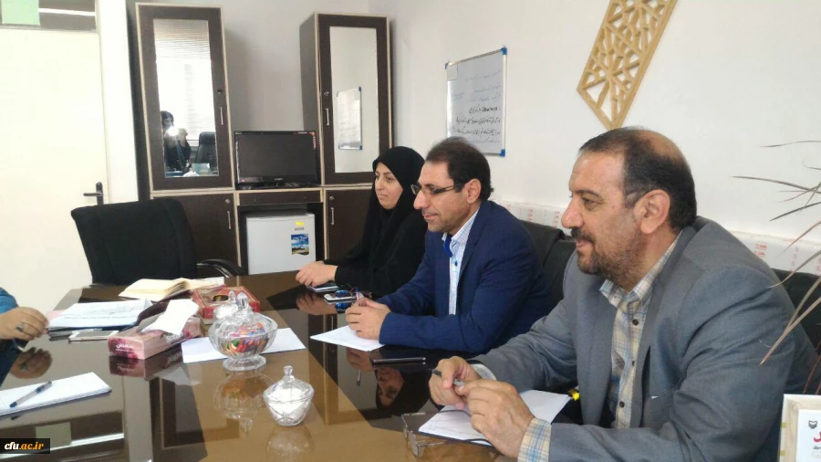 تبیین سیاست ها و برنامه عملیاتی مدیریت بالندگی حرفه ای در سال 96 در تعامل با معاونت های دانشگاه 5