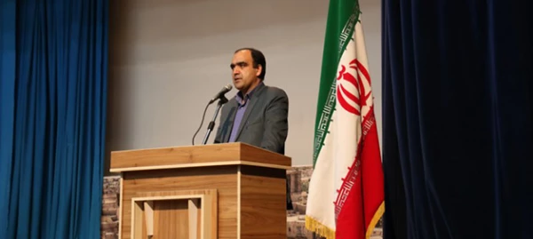 مدیر امور پردیس های استان یزد، نشست مسئولان با مهارت آموزان ماده 28 عنوان کرد:

روحیه پرسشگری، تفکر، خلاقیت و متخلق شدن به فضائل انسانی از ویژگی های معلمی است
 3