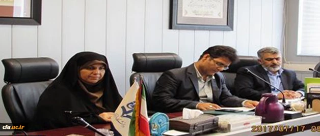 با حضور معاون دانشجویی و سرپرست دفتر حراست سازمان مرکزی برگزار شد:

اولین دوره آموزشی پیش گیری از اعتیاد ویژه کارشناسان مشاوره، اموردانشجویی وحراست 3