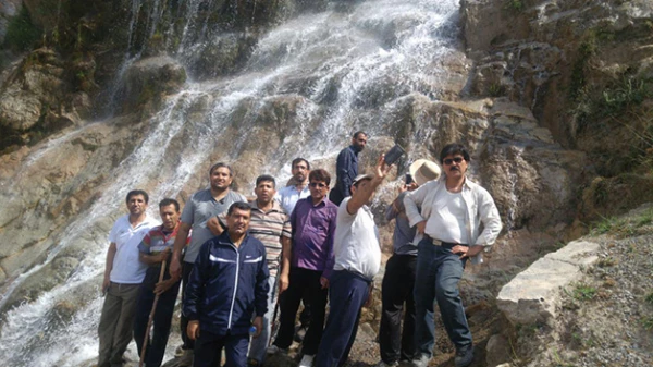 در شهر زیبا و توریستی سی سخت برگزار شد:

کوهنوردی کارکنان دانشگاه فرهنگیان استان کهگیلویه و بویر احمد در کوه دنا

 2