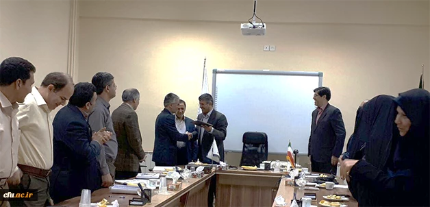 به مناسبت کسب رتبه حراست تحولگرای استان برگزار شد:

مراسم تقدیر وتجلیل کارشناس مسئول حراست مدیریت امور پردیس های استان اصفهان
 3