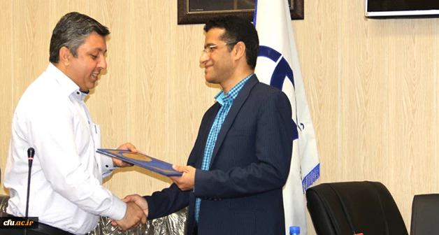 در نشست خبری مدیر امور پردیس های استان هرمزگان در گرامیداشت روز خبرنگار:

دانشگاه فرهنگیان برای معرفی خود به آحاد جامعه نیازمند یاری اصحاب رسانه و خبر است 7