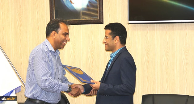 در نشست خبری مدیر امور پردیس های استان هرمزگان در گرامیداشت روز خبرنگار:

دانشگاه فرهنگیان برای معرفی خود به آحاد جامعه نیازمند یاری اصحاب رسانه و خبر است 8