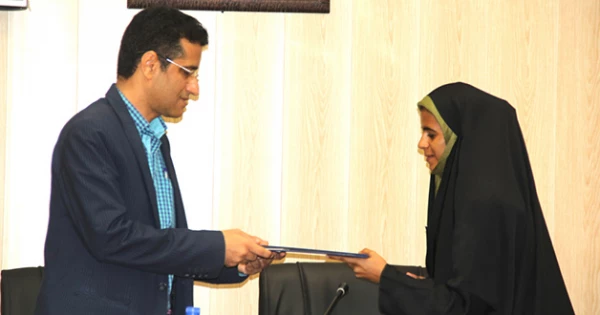 در نشست خبری مدیر امور پردیس های استان هرمزگان در گرامیداشت روز خبرنگار:

دانشگاه فرهنگیان برای معرفی خود به آحاد جامعه نیازمند یاری اصحاب رسانه و خبر است 9