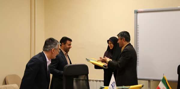 دکتر عروف زاد سرپرست مدیریت امور پردیس های استان اصفهان در جمع خبرنگاران عنوان کرد:

اصحاب رسانه می توانند با تبادل اندیشه، نگاه نقادانه و نظارت رسانه ای خود عملکرد دستگاه های مختلف را ارتقا ببخشند
 2