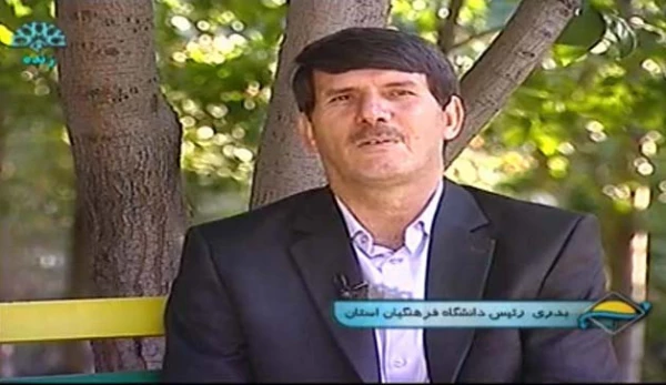 دکتر بدری در برنامه زنده شبکه استانی سهند خطاب به پذیرفته شدگان آزمون سراسری عنوان کرد:

دانشگاه فرهنگیان را به عنوان یکی از گزینه های جدی برای ادامه تحصیل در نظر بگیرید
 3