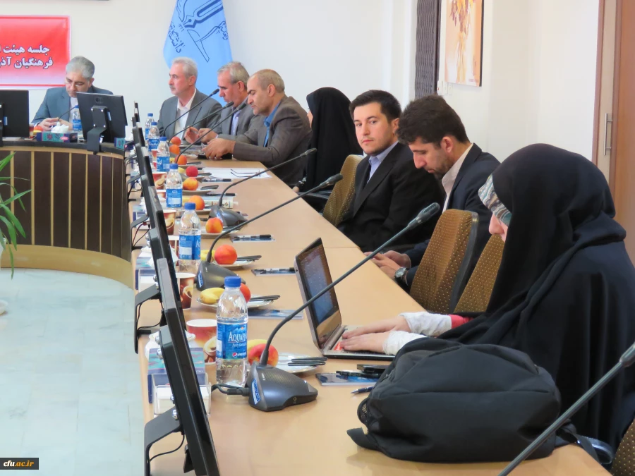 سرپرست دانشگاه در جشن فارغ التحصیلی دانشجو معلمان آذربایجان شرقی:

 معلم شدن خلقی دیگر و تولدی تازه است 13