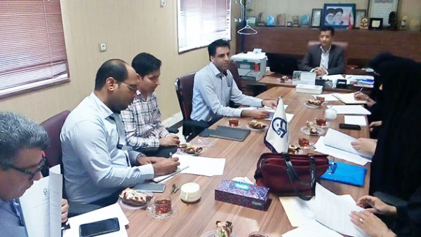 مدیر استانی  هرمزگان در نشست شورای پژوهشی مدیریت استانی عنوان کرد:

با انجام طرح های پژوهشی کارفرمایی، برگزاری همایش های علمی و حمایت از فعالیت های پژوهشی استادان در سال 96، شاخص های پژوهشی ارتقا می یابد
 4