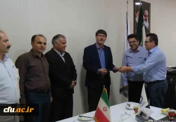 در آستانه سالگرد ورود آزادگان سرافراز به میهن اسلامی صورت گرفت:

تجلیل از آزاده سرافراز پردیس علامه امینی(ره)
 4