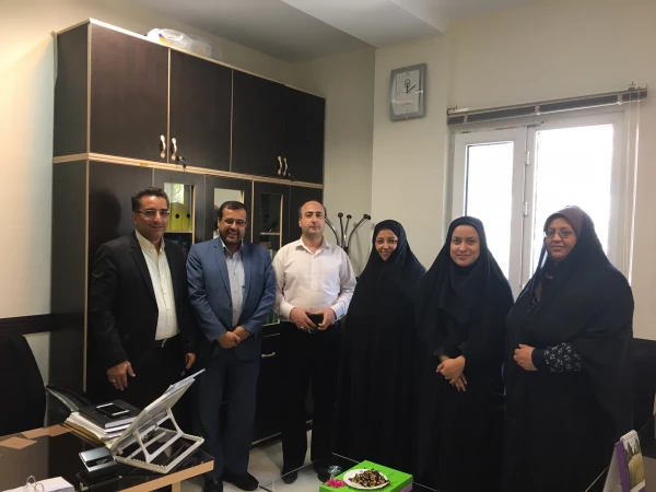 به مناسبت بزرگداشت روز پزشک انجام شد:

حضور صمیمانه همکاران سازمان مرکزی در اداره بهداشت 3