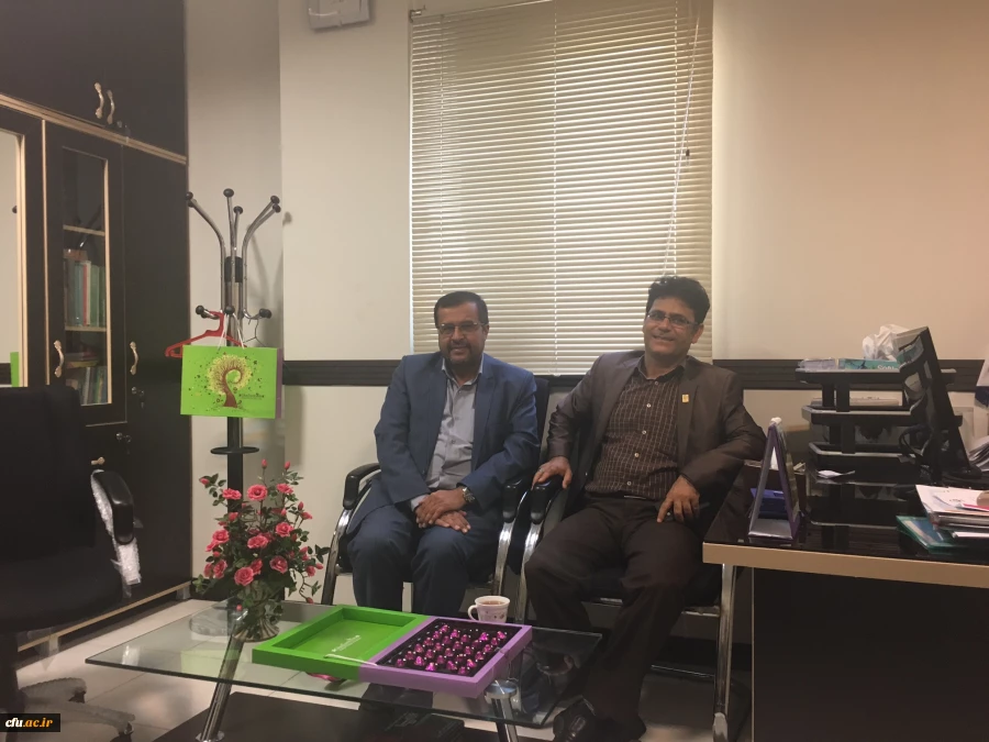 به مناسبت بزرگداشت روز پزشک انجام شد:

حضور صمیمانه همکاران سازمان مرکزی در اداره بهداشت 4