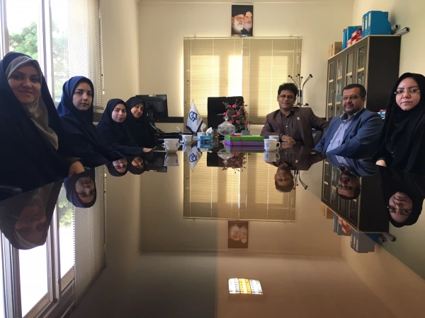 به مناسبت بزرگداشت روز پزشک انجام شد:

حضور صمیمانه همکاران سازمان مرکزی در اداره بهداشت 5