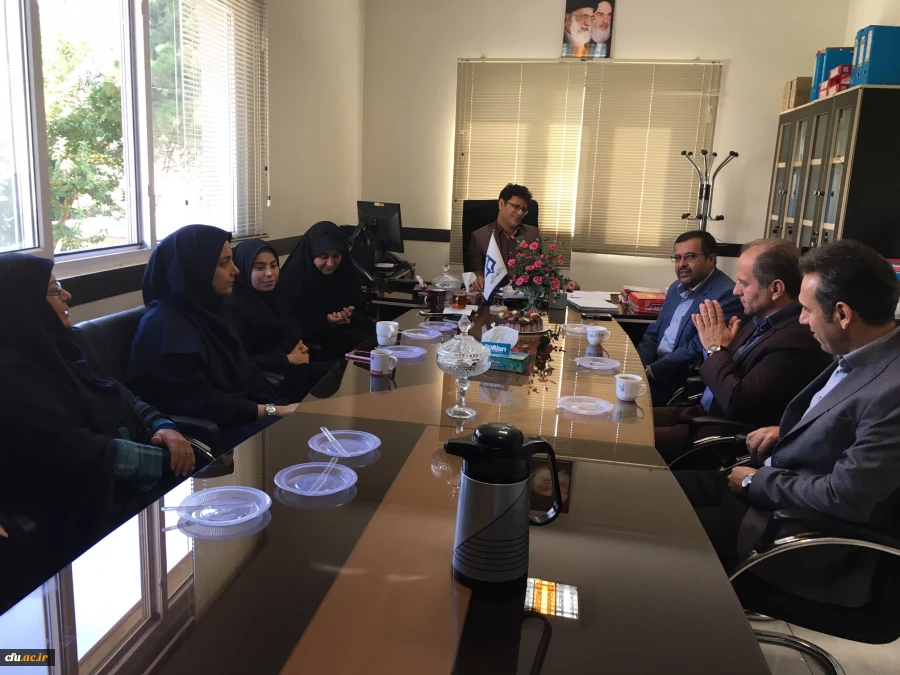 به مناسبت بزرگداشت روز پزشک انجام شد:

حضور صمیمانه همکاران سازمان مرکزی در اداره بهداشت 6