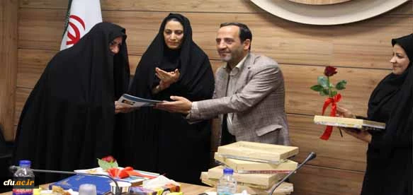 در روز کارمند و در آغازین روز هفته دولت با حضور کارکنان وکارمندان  شورای اداری پردیس برگزار شد 4