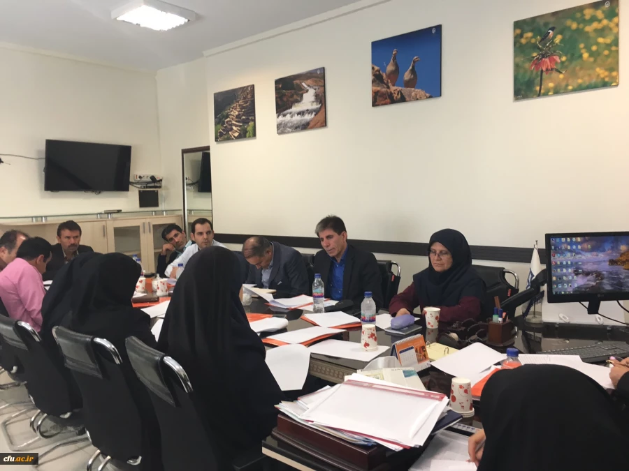 با حضور دکتر علی نژاد انجام شد:


جلسه بررسی طرح اندیشکده (اتاق فکر) 4