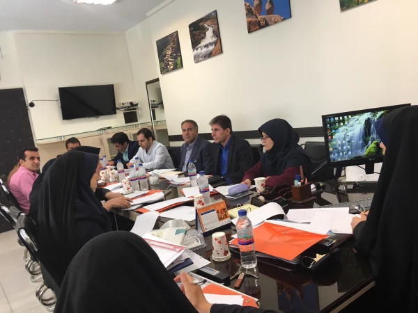 با حضور دکتر علی نژاد انجام شد:


جلسه بررسی طرح اندیشکده (اتاق فکر) 5