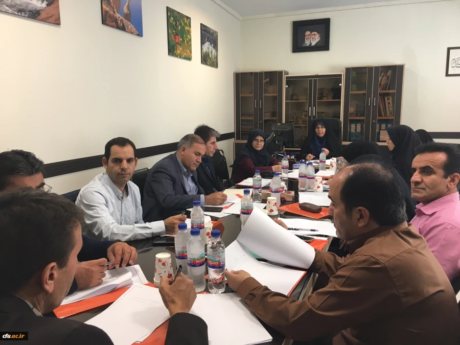 با حضور دکتر علی نژاد انجام شد:


جلسه بررسی طرح اندیشکده (اتاق فکر) 6