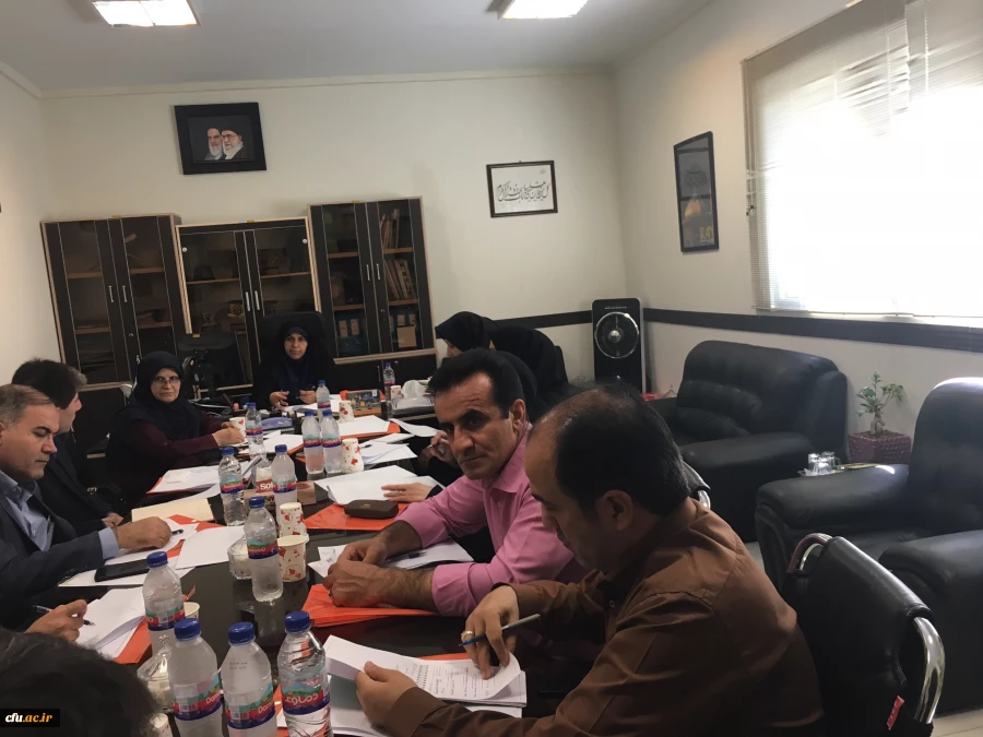 با حضور دکتر علی نژاد انجام شد:


جلسه بررسی طرح اندیشکده (اتاق فکر) 8