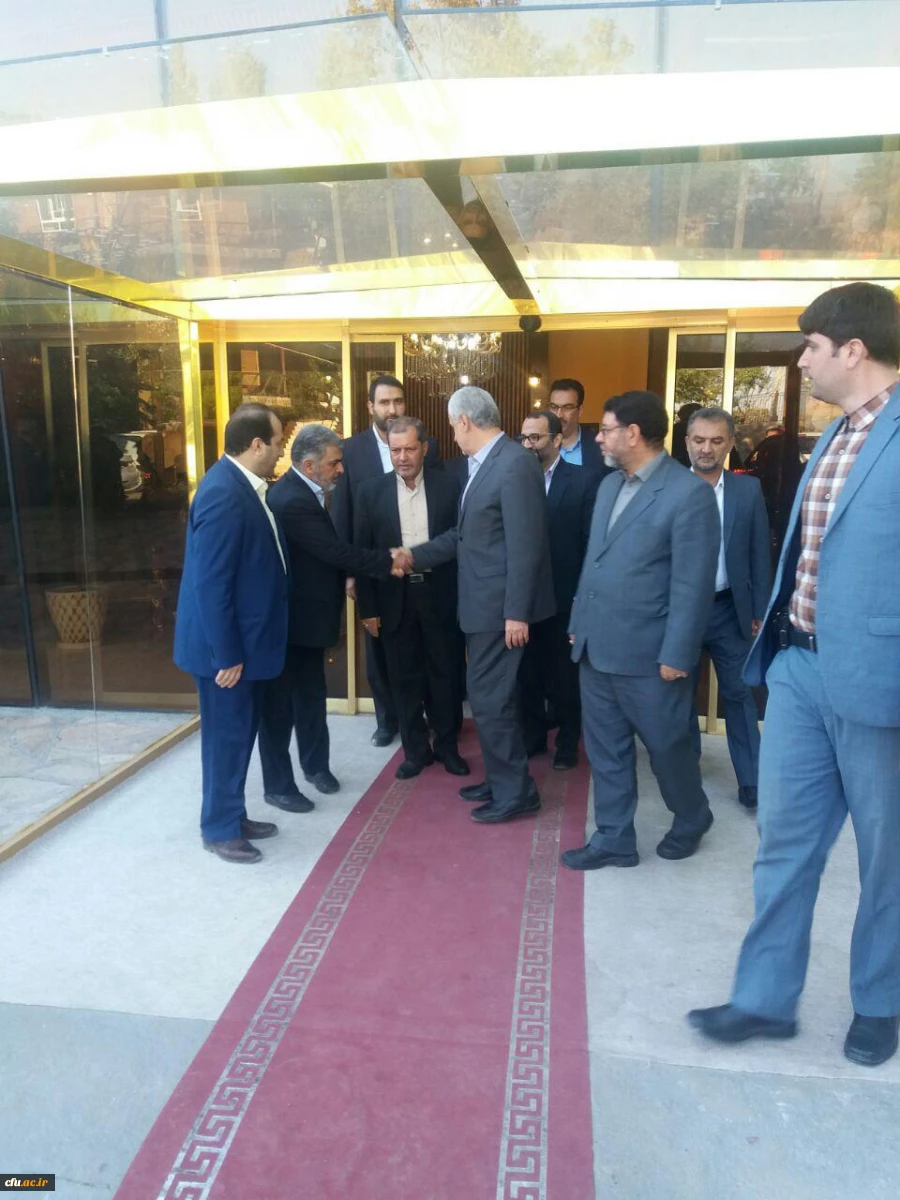 کارگاه های آموزشی آشنایی با شبکه های اجتماعی، گزارش خبری، شبهه شناسی و جنگ نرم

از برنامه های دومین روز نشست مسئولان حراست دانشگاه فرهنگیان 2