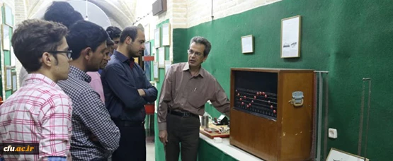 بازدید جمعی از دانشجومعلمان پردیس شهیدان پاک نژاد از موزه علوم طبیعی یزد 4