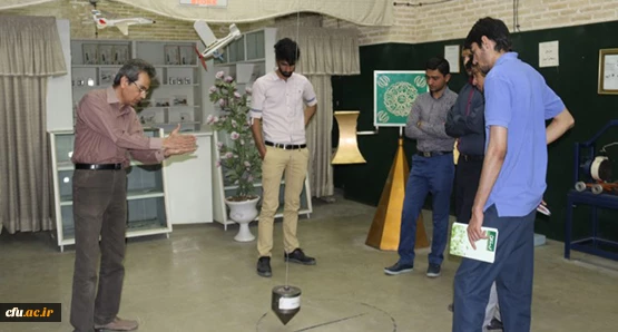 بازدید جمعی از دانشجومعلمان پردیس شهیدان پاک نژاد از موزه علوم طبیعی یزد 5