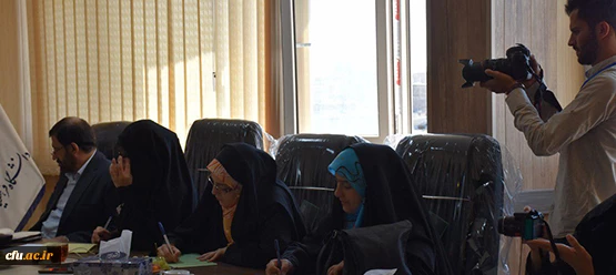 در نشست خبری بیست و هفتمین جشنواره فرهنگی و اجتماعی دانشگاه فرهنگیان عنوان شد:

حضور کانون ها و انجمن های علمی، نشریات و هیات مذهبی برتر در کنار دیگر رشته ها  در بیست و هفتمین جشنواره فرهنگی و اجتماعی 4